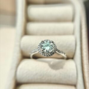 Almas Jewellers Diamond Ring_Classic Elegance